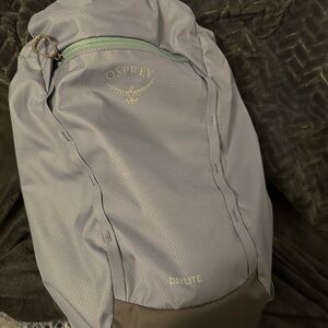 Osprey Daylite Backpack in Gray with Green Zipper